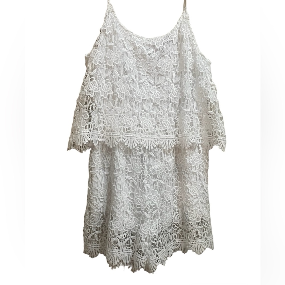 White lace Forever 21 Floral jumpsuit romper size medium summer
